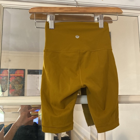 lululemon shorts - Picture 4 of 4